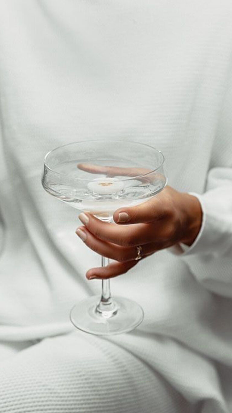Bar_glass_white